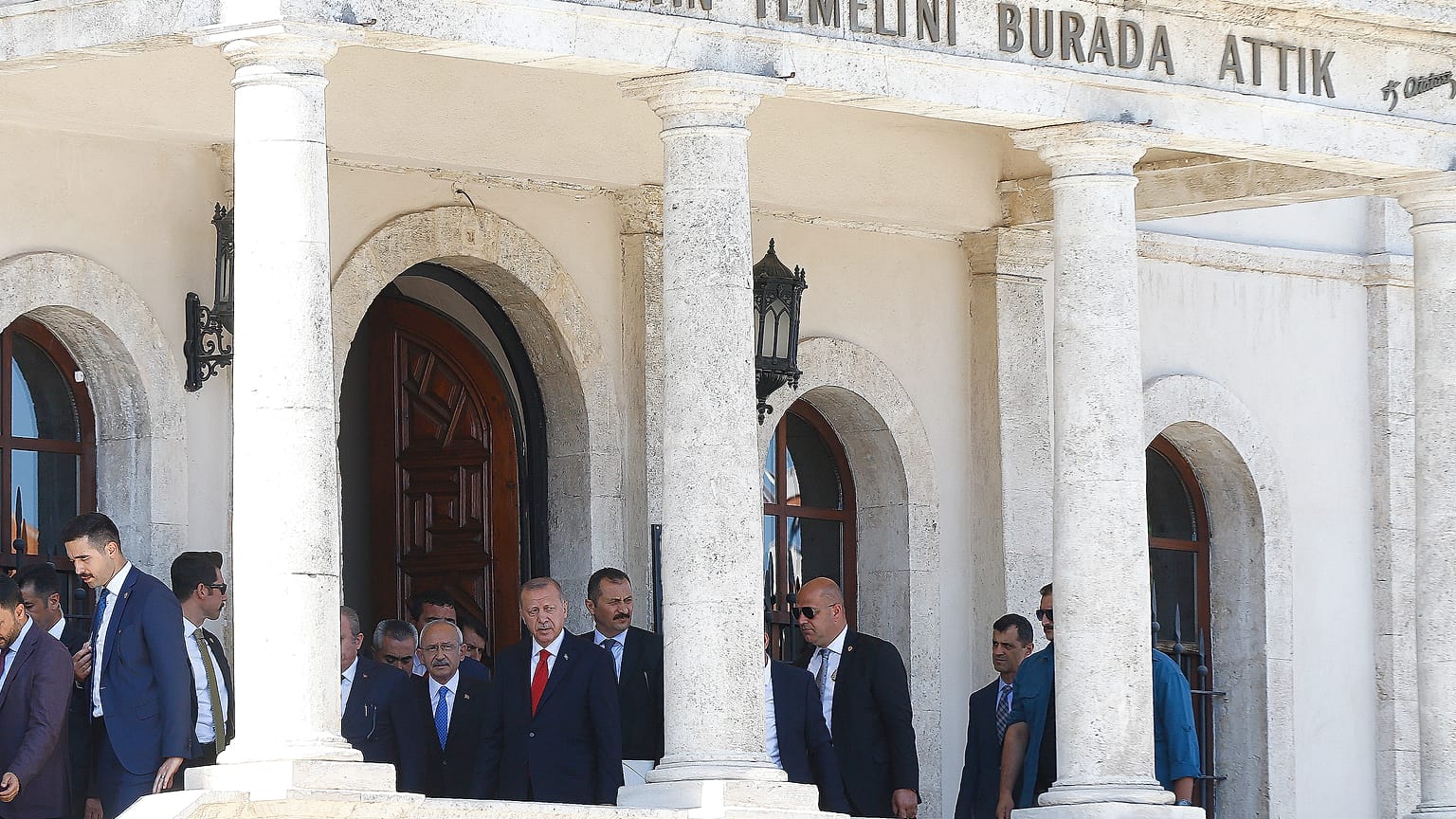 Türkiye Cumhurbaşkanı Recep Tayyip Erdoğan, Sivas Kongresi'nin 100. yıl dönümü etkinlikleri kapsamında Sivas'ta düzenlenen programa katıldı. 