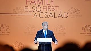 Orbán: "Célunk, hogy a gyerekvállalás növelje az életszínvonalat"