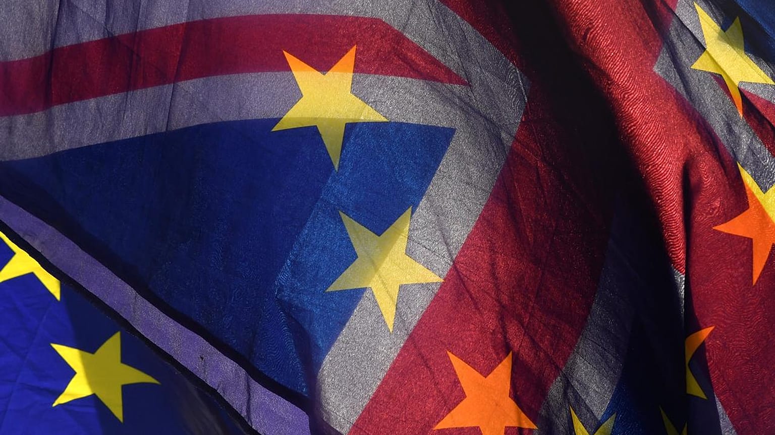 İngiltere'de siyasi krize yol açan Brexit: Bundan sonra ne olacak?