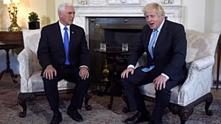 Johnson zu Pence: "Wir wollen Eure Chlorhühnchen nicht!"