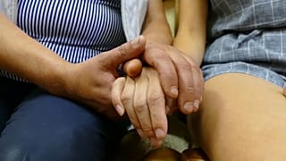Verlorene Tochter findet Familie nach 20 Jahren wieder 