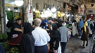 Los iraníes, víctimas del ''juego nuclear''