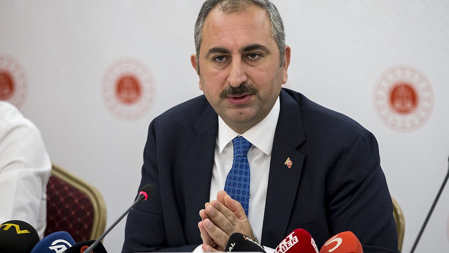 Adalet Bakanı Abdulhamit Gül, Dikmen Hakimevi'nde yargı muhabirleri ile bir araya geldi. ( Utku Uçrak - Anadolu Ajansı )