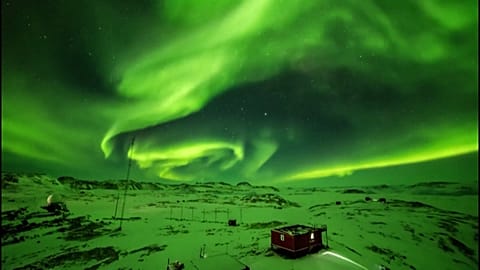 Aurora dances brightly above Zhongshan Station in Antarctica