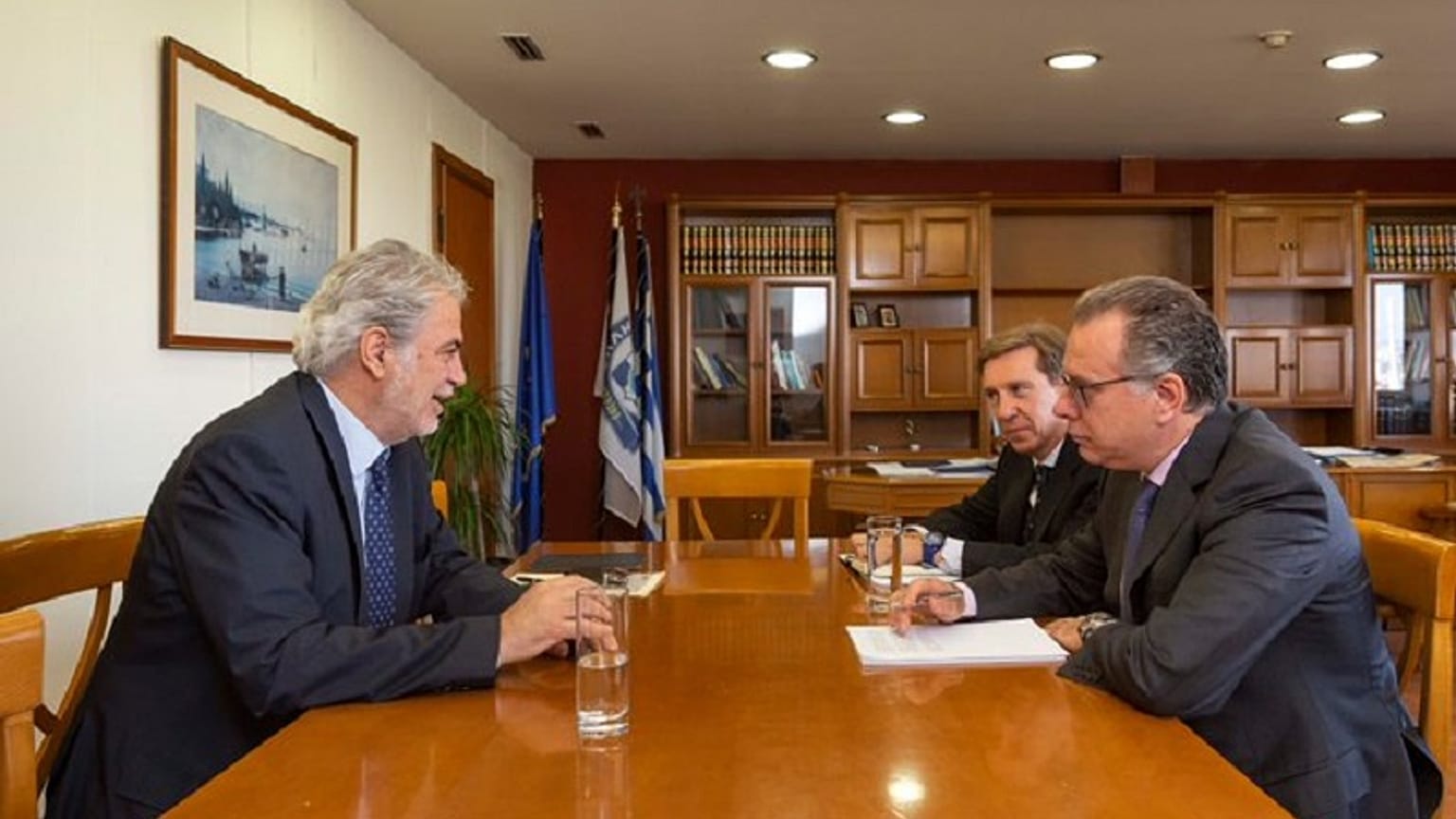 Συνάντηση Κουμουτσάκου - Στυλιανίδη για το μεταναστευτικό