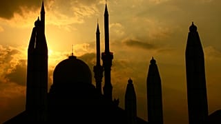 باحث مسلم إندونيسي.. ممارسة الجنس دون زواج خلف أبواب مغلقة "حلال"
