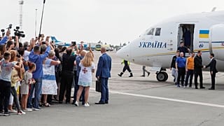 Russia and Ukraine carried out a long-awaited prisoner swap