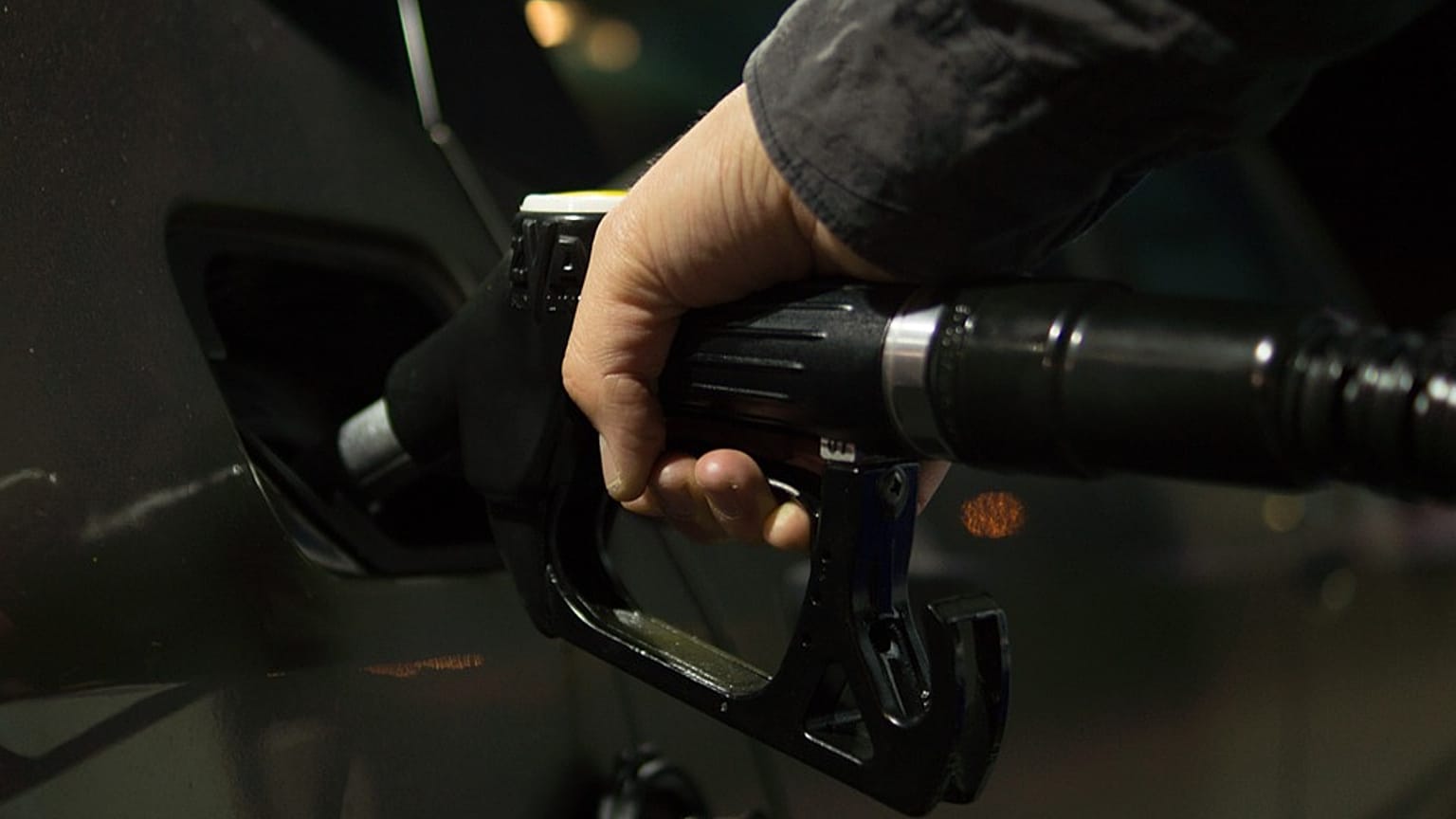 EU countries still giving breaks to fossil fuel industries, new study says 