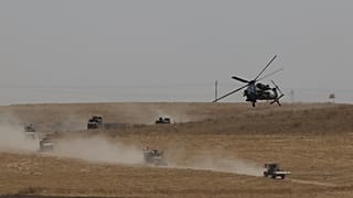 Türk Silahlı Kuvvetleri ve ABD Silahlı Kuvvetleri unsurlarının, Suriye'de Fırat'ın doğusunda güvenli bölge tesisi kapsamında başlattıkları ilk ortak kara devriyesi tamamlandı