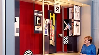 Merkel im Bauhaus-Museum