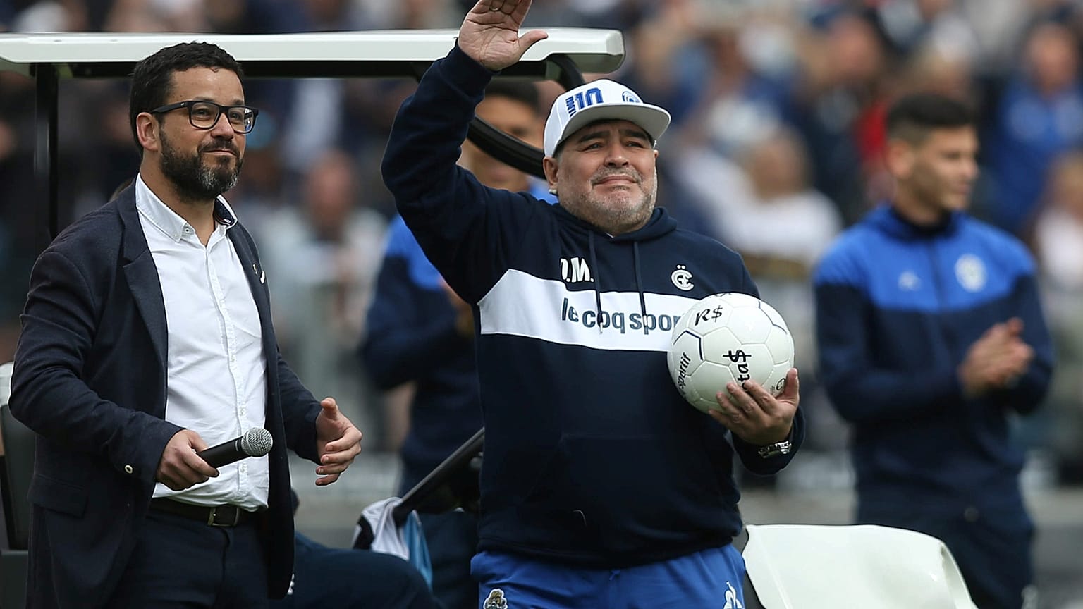 Maradona hazatért