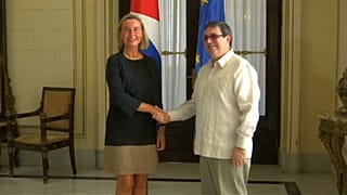 Federica Mogherini junto al canciller cubano, Bruno Rodríguez