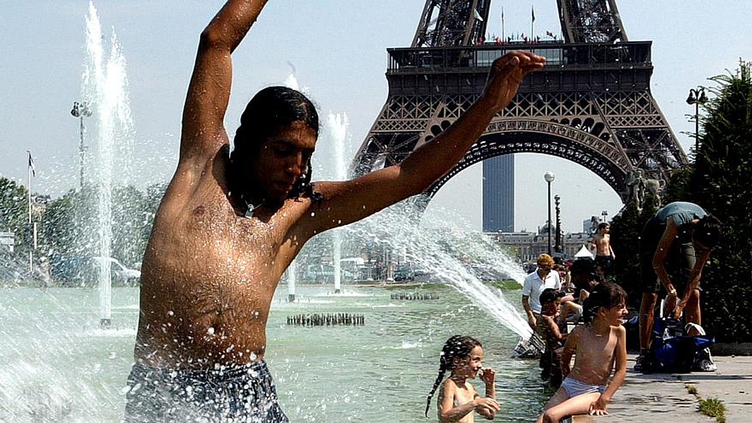 فرنسا: وفاة 1500 شخص إثر موجة الحر التي اجتاحت البلاد في حزيران وتموز