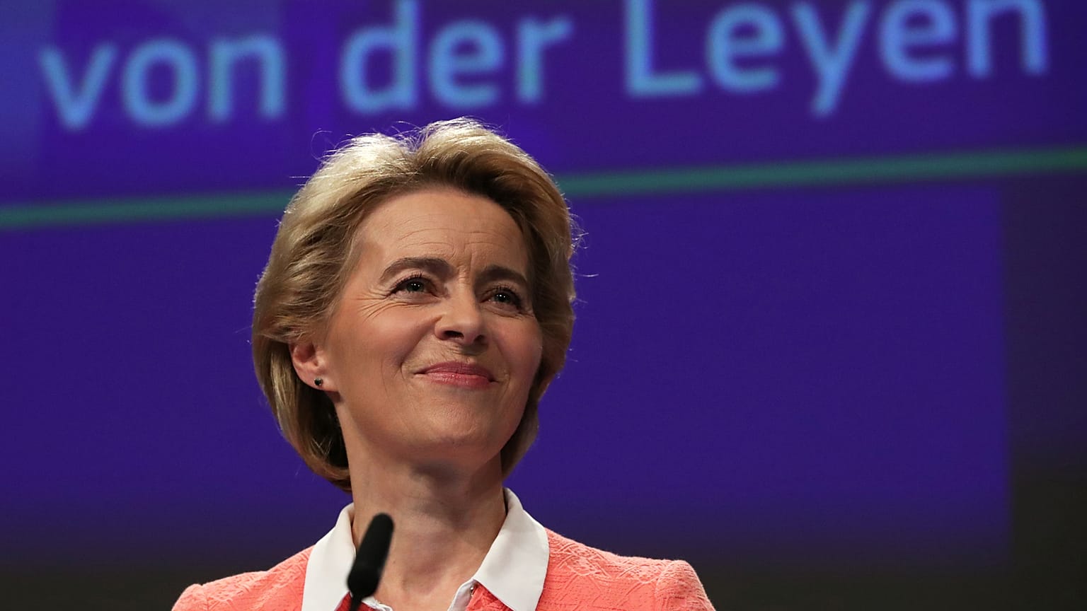 Ursula Von der Leyen presenta la sua squadra di commissari europei