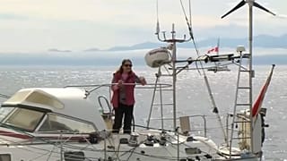 Στα 77της έκανε το γύρο του κόσμου με σκάφος 