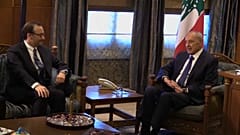 شينكر أثناء لقائه بنبيه بري