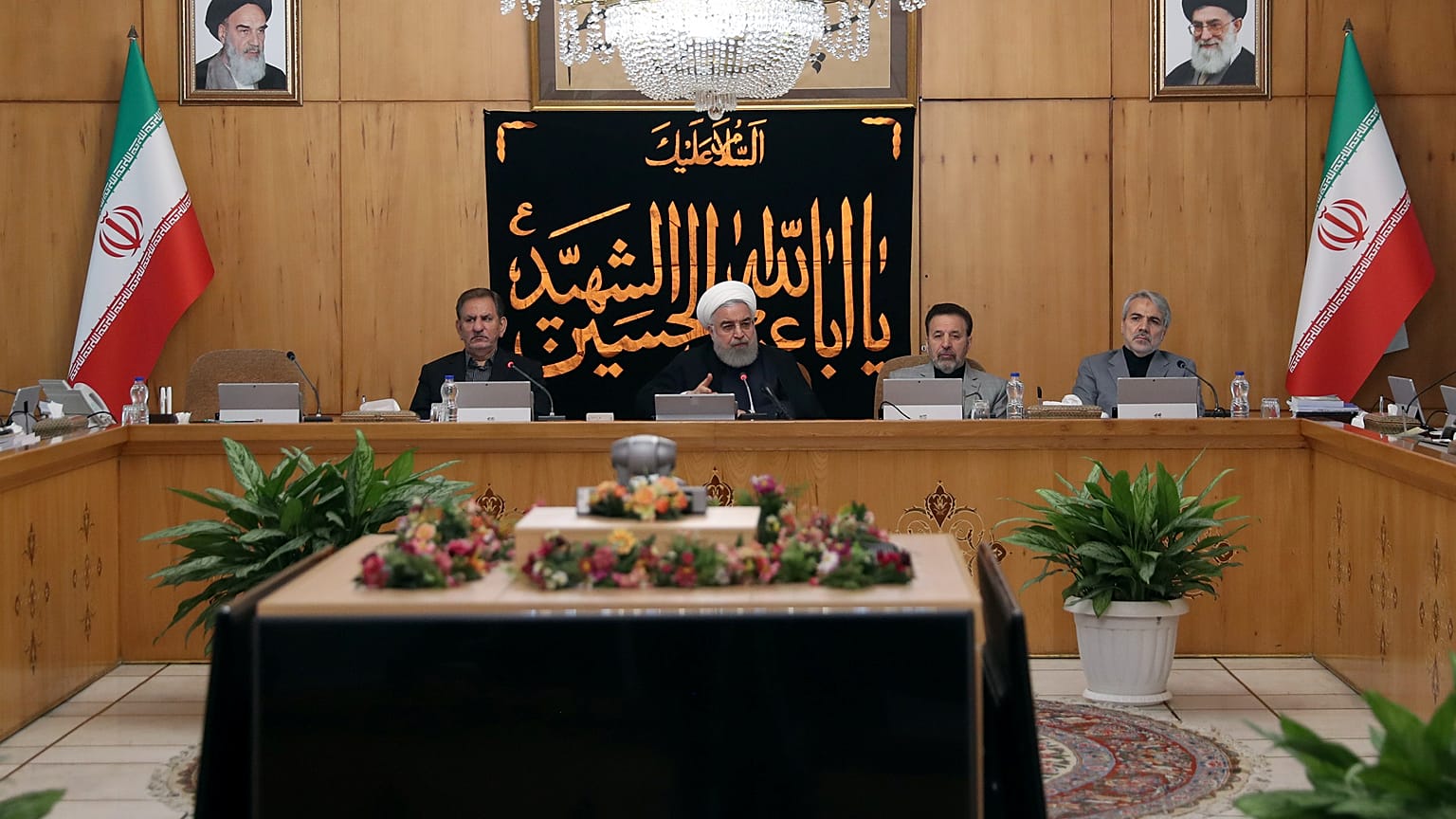 الرئيس الإيراني يحذر الولايات المتحدة من فشل سياسة التهديد بالحرب 