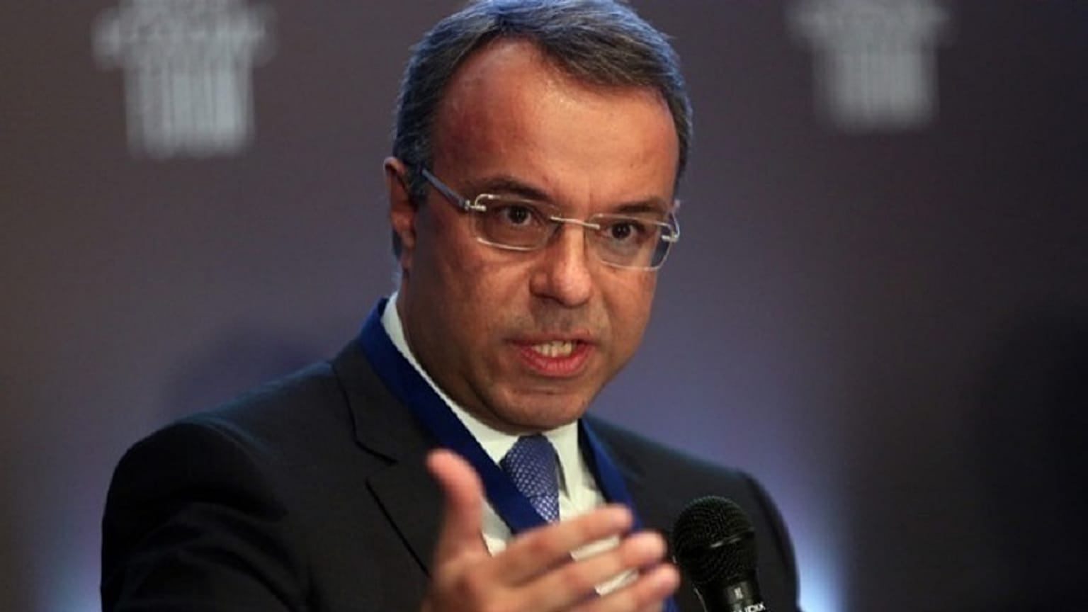 Ταχύτερη αποπληρωμή των ακριβών δανείων του ΔΝΤ θα ζητήσει ο Υπουργός Οικονομικών