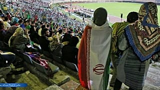 بعد وفاة مشجعة...الفيفا ترسل وفدا إلى إيران لمتابعة اجراءات السماح للنساء بدخول الملاعب 