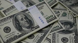 کاهش تقاضای عاشورا همزمان با برکناری بولتون؛ نرخ دلار ۲۰۰ تومان کاهش یافت