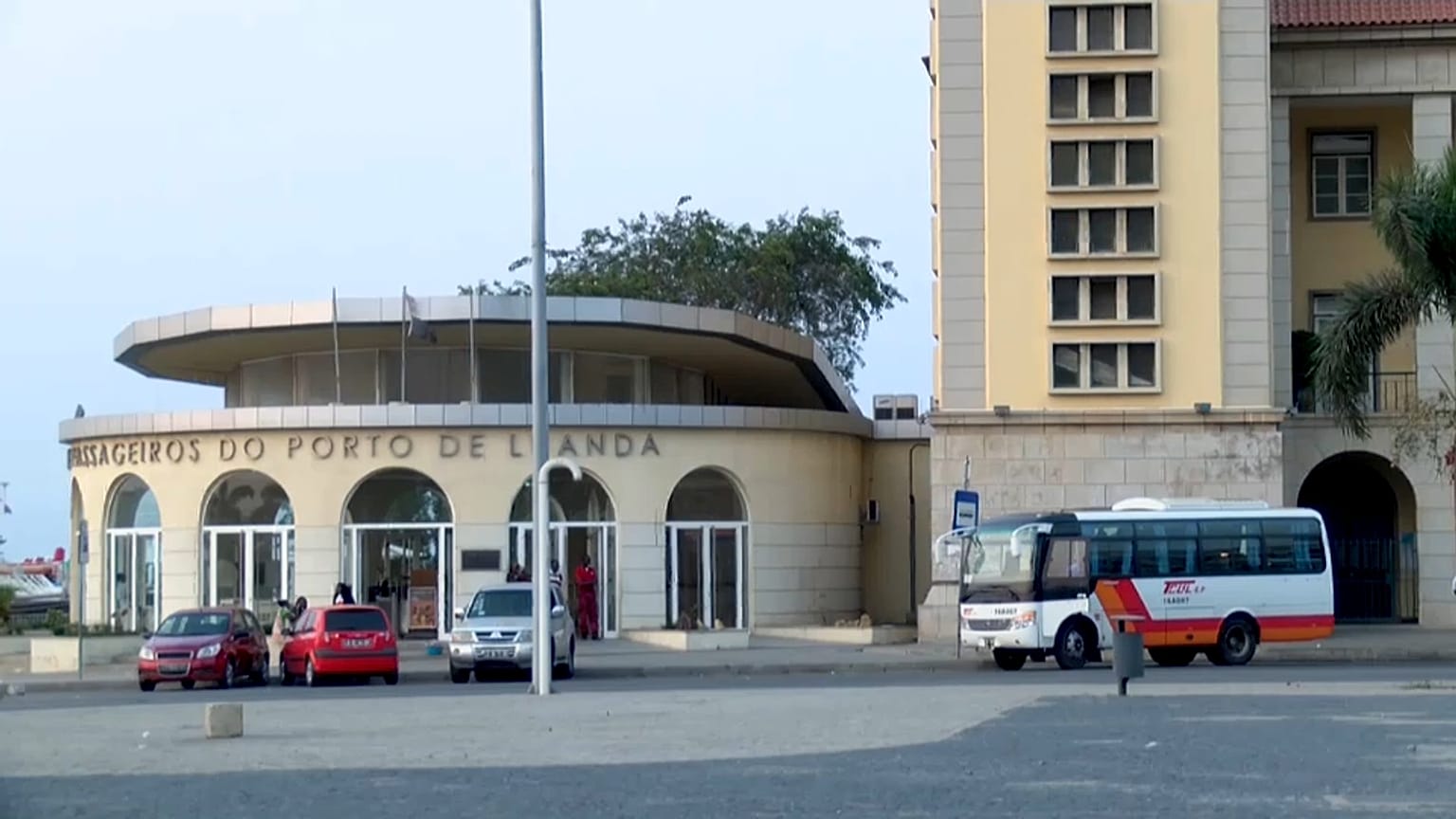 UE e Angola buscam parceria económica 