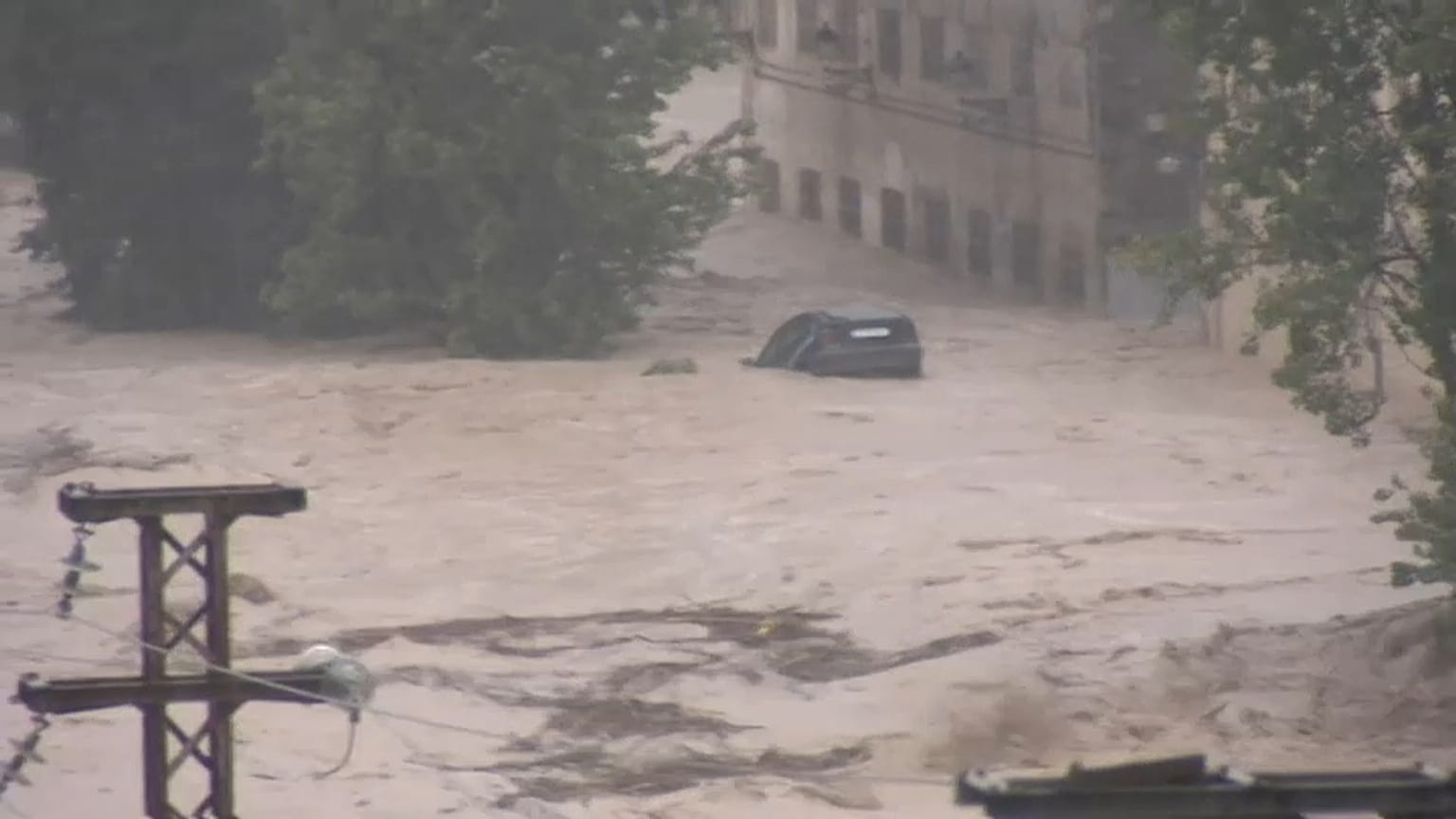 Schwere Unwetter in Valencia: 200 l Regen pro Quadratmeter in 6 Stunden