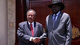 رئيس الوزراء السوداني عبد الله حمدوك ورئيس جنوب السودان سلفا كير ميارديت خلال لقائهما في جوبا