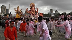 La fête de Ganesh touche à sa fin en Inde 
