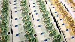 A magyar kormánynak utalt óriási brüsszeli összegek miatt gyengülhetett a forint