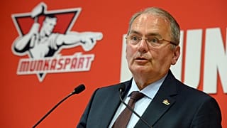 Thürmer Gyula, a Munkáspárt elnöke sajtótájékoztatót tart a párt központjában 2019. május 26-án.