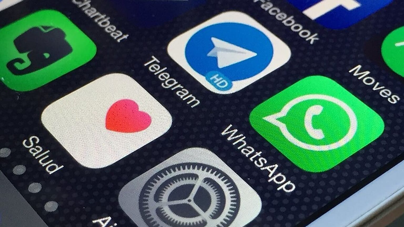 پاسخ طنزآمیز تلگرام به توییت واتس‌اپ