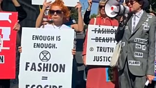 "Klimanotfall Mode" - auf der London Fashion Week