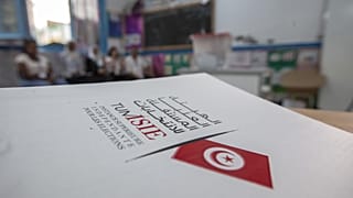 Tunus'ta cumhurbaşkanlığı yarışı: Seçimlerin ikinci tura kalması bekleniyor
