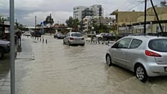 Πλημμύρισαν οι δρόμοι της Λάρνακας