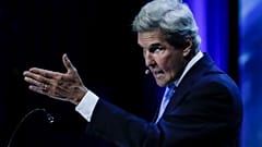O antigo secretário de Estado norte-americano entre 2013 e 2017, John Kerry, intervem durante a conferência " O futuro do Planeta"