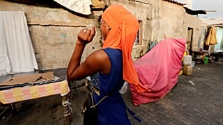 سنغالية في العاصمة داكار 