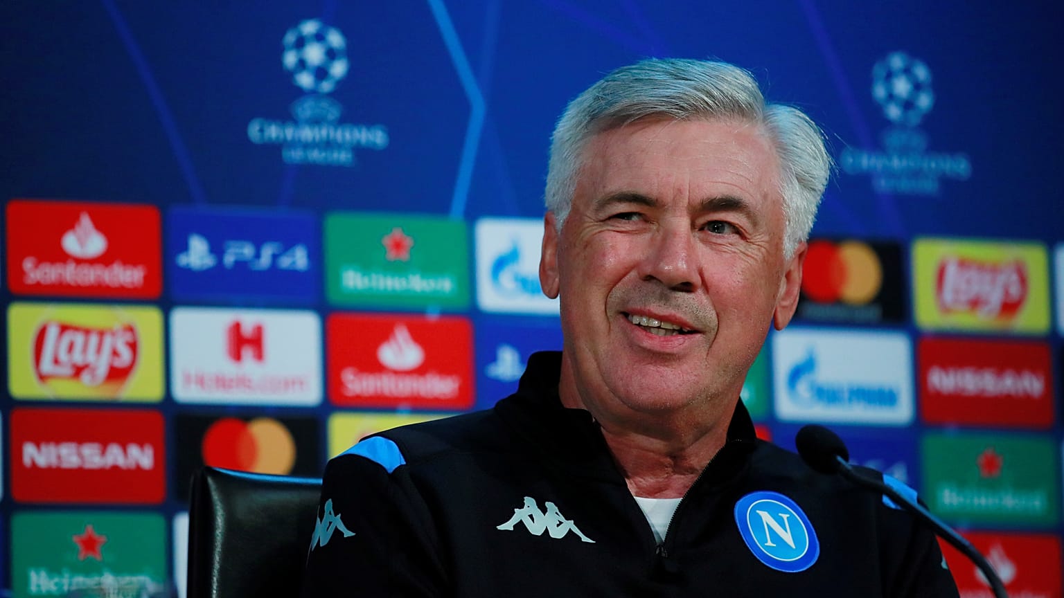 Carlo Ancelotti sembra fare l'occhiolino alla Champions. 