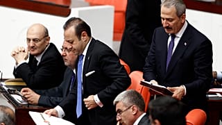 Eski bakanlar Egemen Bağış, Zafer Çağlayan ve Erdoğan Bayraktar TBMM'de