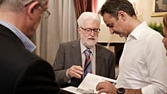 Συνάντηση του πρωθυπουργού με τον δήμαρχο Ιωαννιτών