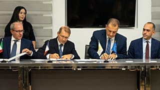 Υπουργός Ενέργειας – Υπογραφές για αδειοδότηση Τεμαχίου 7 και είσοδο Total στα Τεμάχια 2, 3, 8 και 9