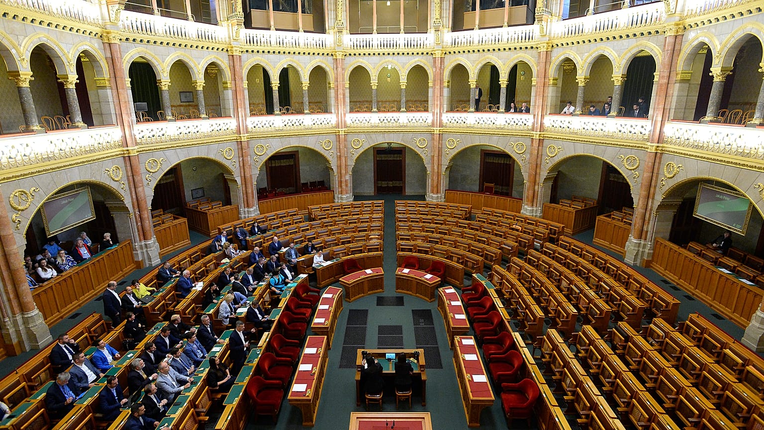 Az Országgyűlés rendkívüli plenáris ülésén 2019. szeptember 18-án