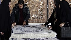 من المرشد إلى السجاد .. تعرف على أبرز العقوبات الغربية على إيران وتأثيرها 
