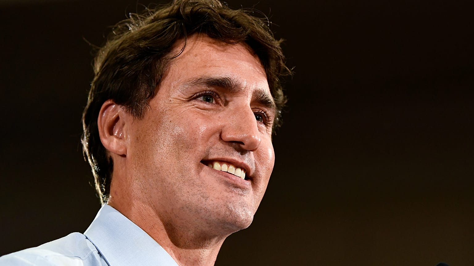 Trudeau esmer makyajlı fotoğrafı nedeniyle özür diledi: "Aptalca bir şeydi"