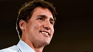 Trudeau esmer makyajlı fotoğrafı nedeniyle özür diledi: "Aptalca bir şeydi"