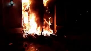 Arjantin’de kızgın protestocular hükümet binasını ateşe verdi