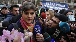 Laura Codruța Kövesi bukaresti nyomozati kihallgatásra érkezik 2019. februárjában