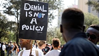 Climate change: Poll finds a majority think it's an emergency