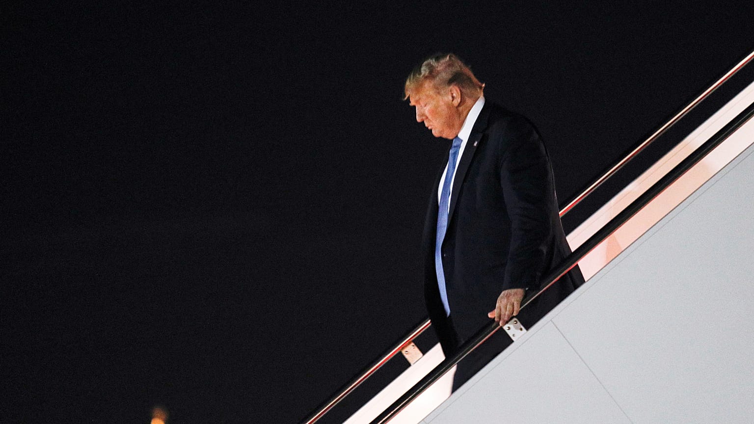 Trump yönetimi, 2 Kübalı diplomatı sınır dışı ediyor
