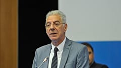 O Κυβερνητικός Εκπρόσωπος, Πρόδρομος Προδρόμου 