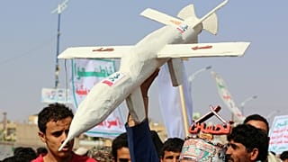 مسيرة مؤيدة للحوثين- أرشيف رويترز 